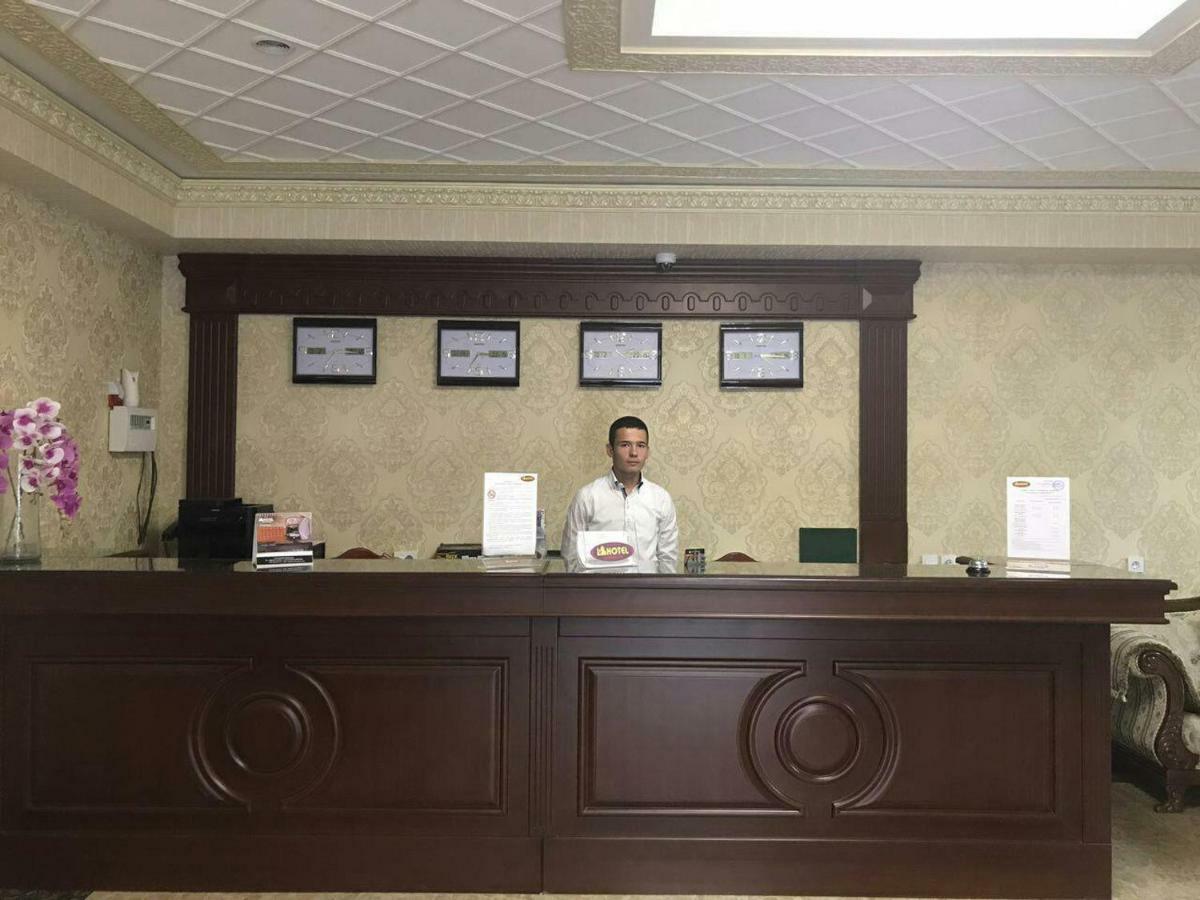 Hotel Afrosiyob カルシ エクステリア 写真